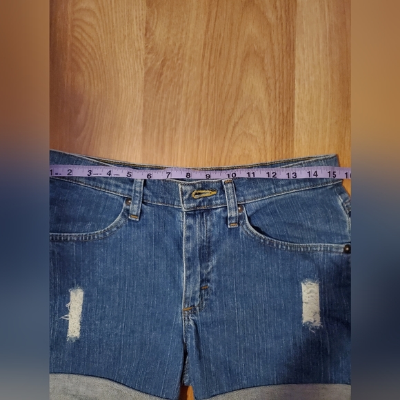 Riders Blue Distressed Jean Shorts Size 6 EUC - Picture 5 of 7